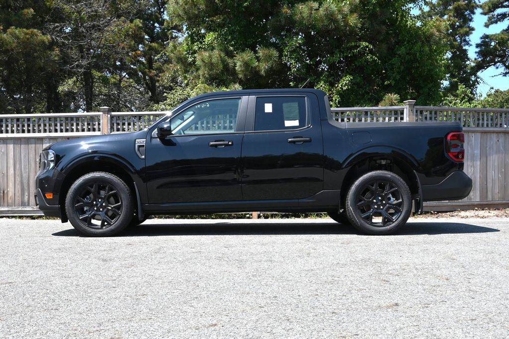 2025 Ford Maverick XLT - Photo 2