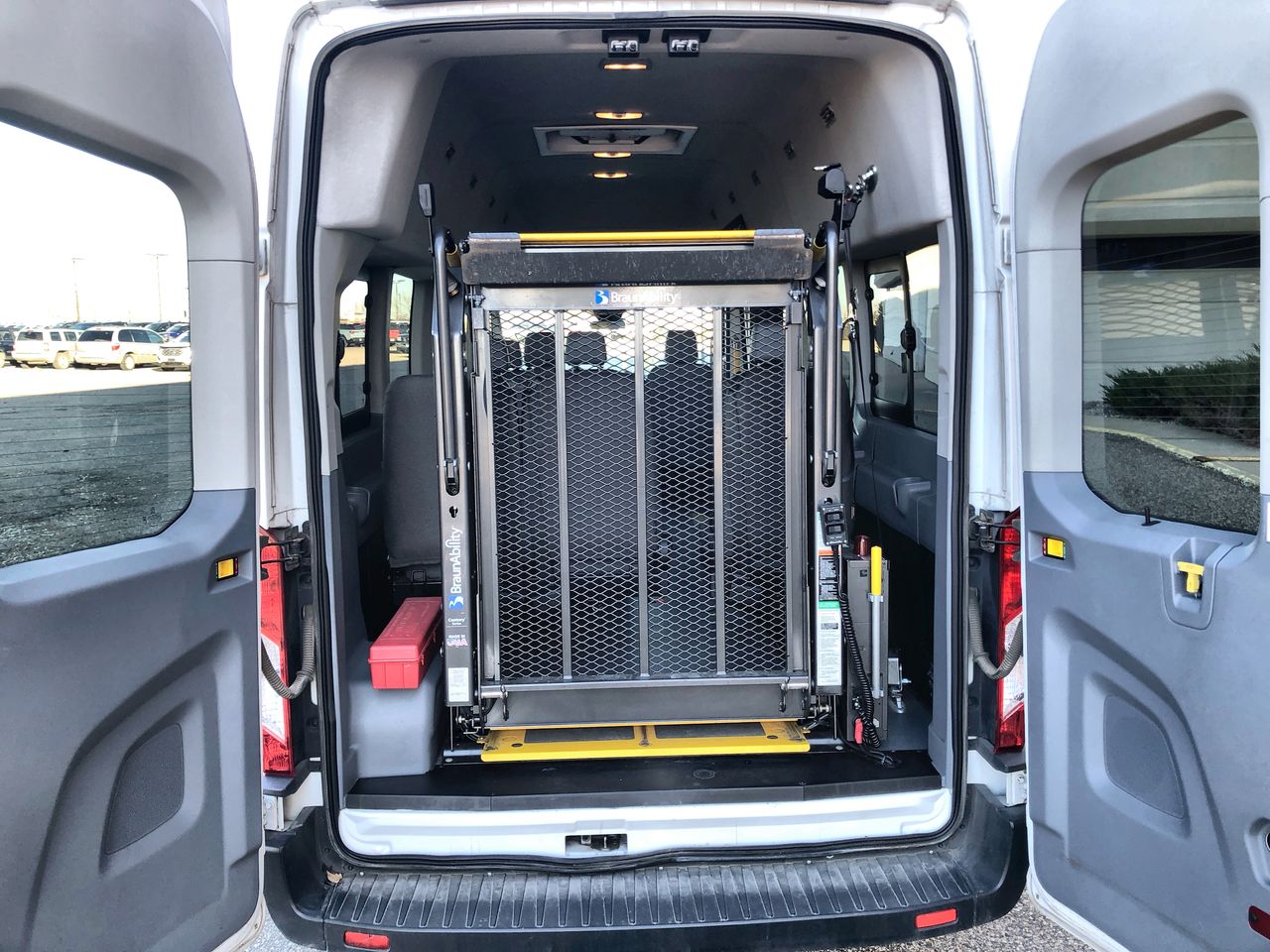 2018 Ford Transit Wagon XL - Photo 22