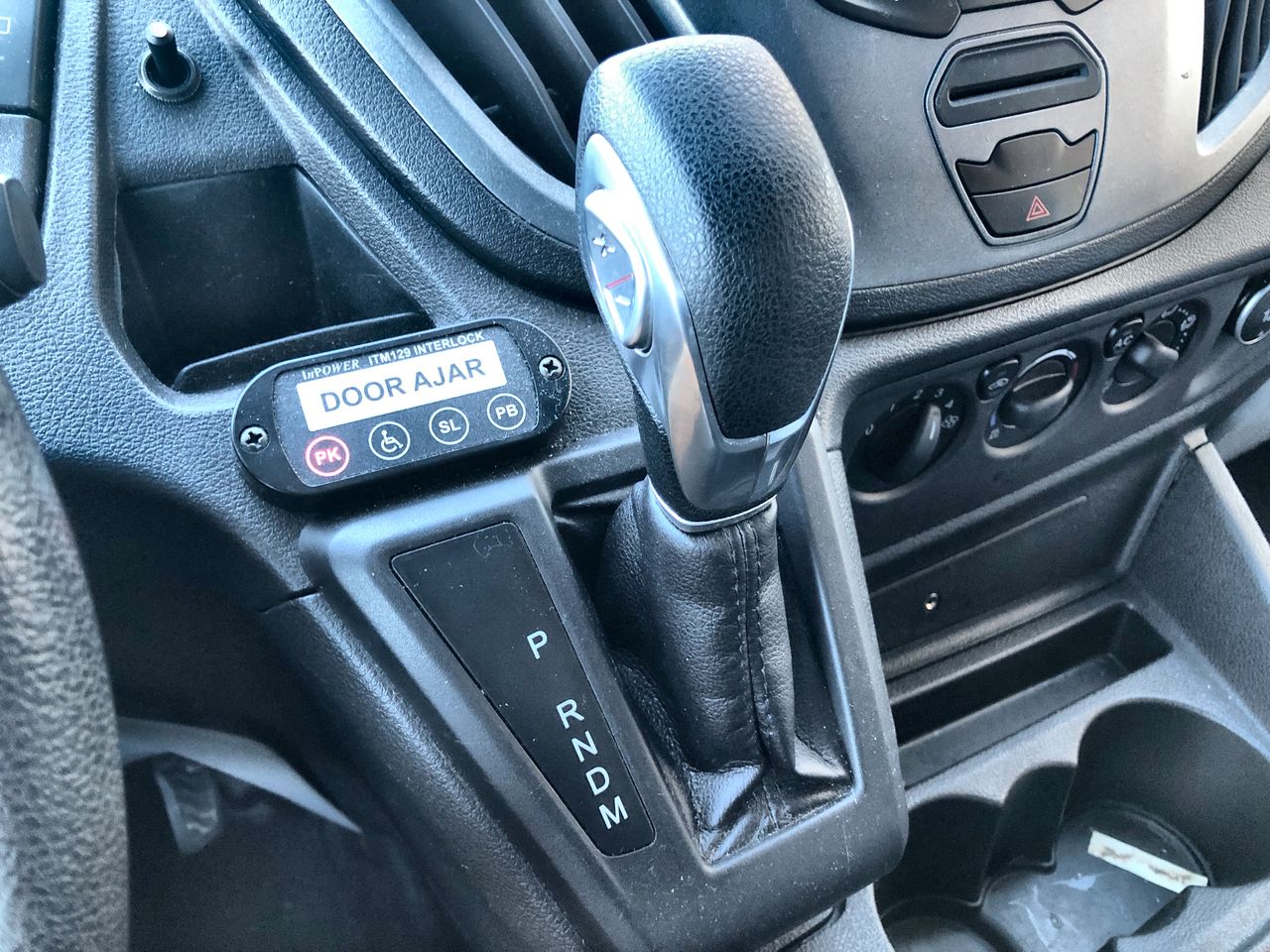 2018 Ford Transit Wagon XL - Photo 19