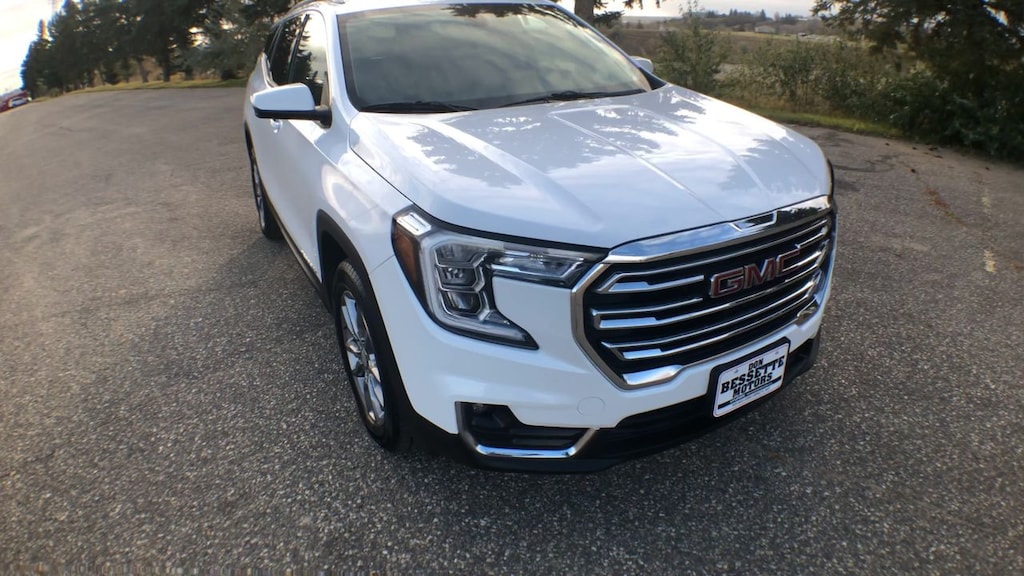 Used 2024 GMC Terrain SLT Sport Utility