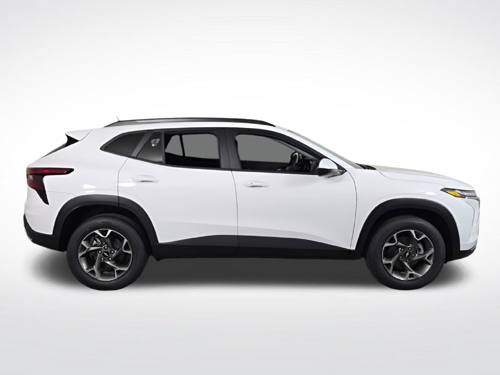 2026 Chevrolet Trax LT - Photo 8