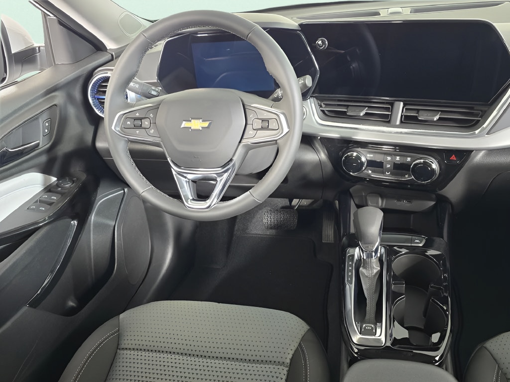 2026 Chevrolet Trax LT - Photo 17