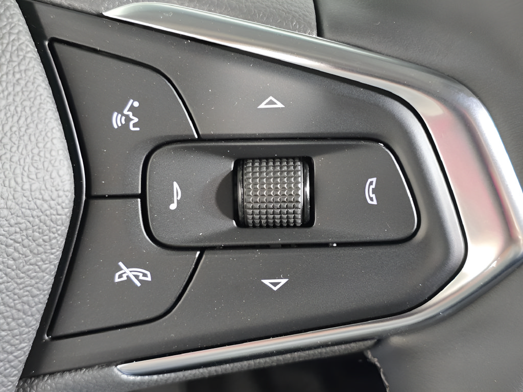 2026 Chevrolet Trax LT - Photo 25