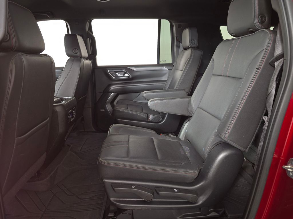 2022 Chevrolet Suburban RST - Photo 15
