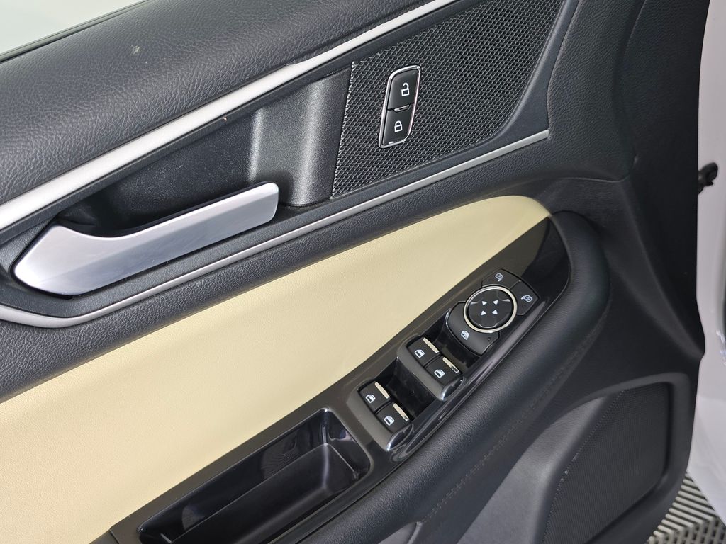 2019 Ford Edge SEL - Photo 34