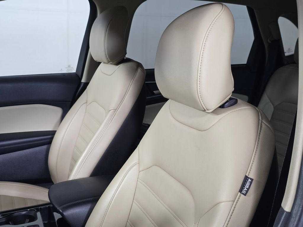 2019 Ford Edge SEL - Photo 12