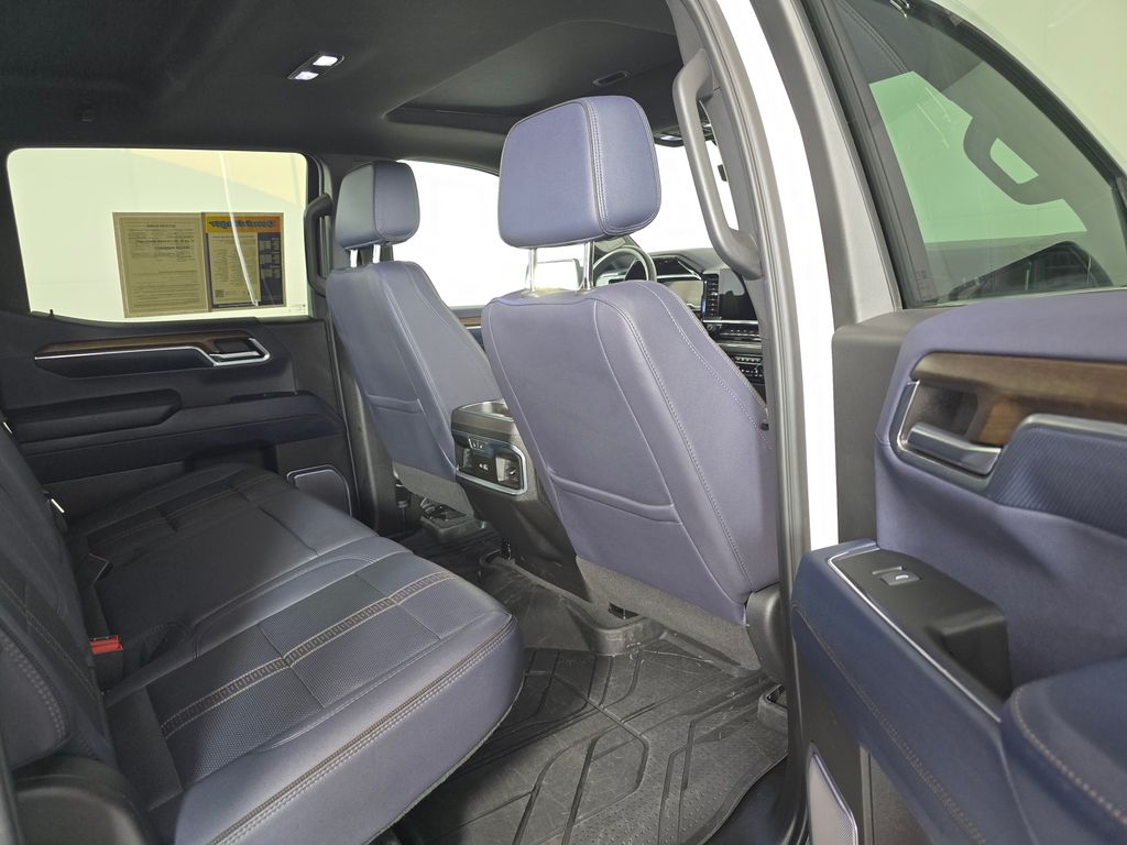 2024 Chevrolet Silverado 1500 High Country - Photo 17