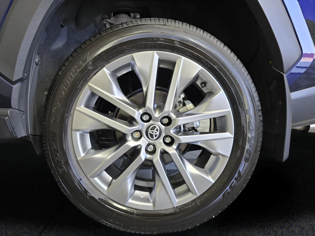 2024 Toyota RAV4 XLE Premium - Photo 38