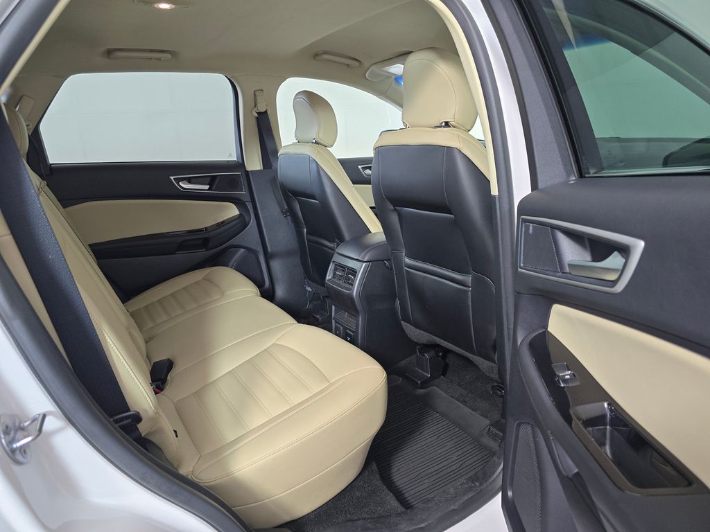 2019 Ford Edge SEL - Photo 16