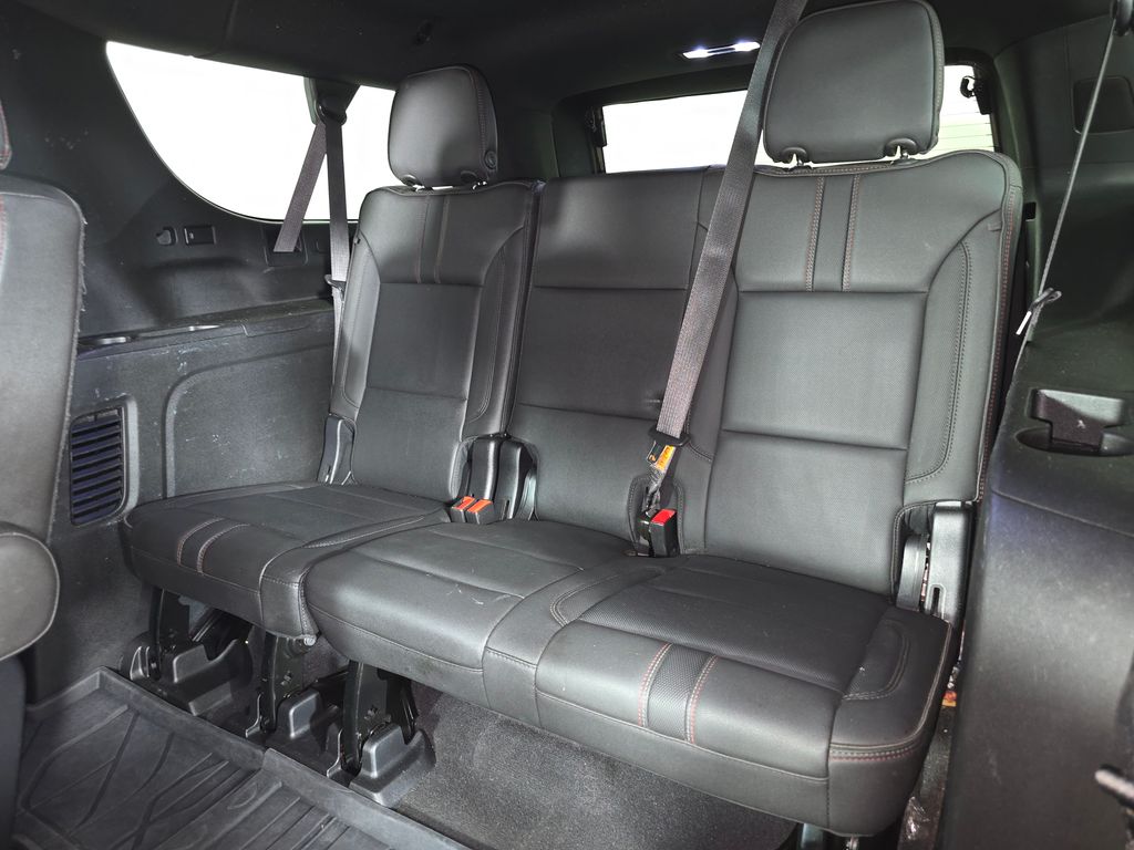 2022 Chevrolet Suburban RST - Photo 16