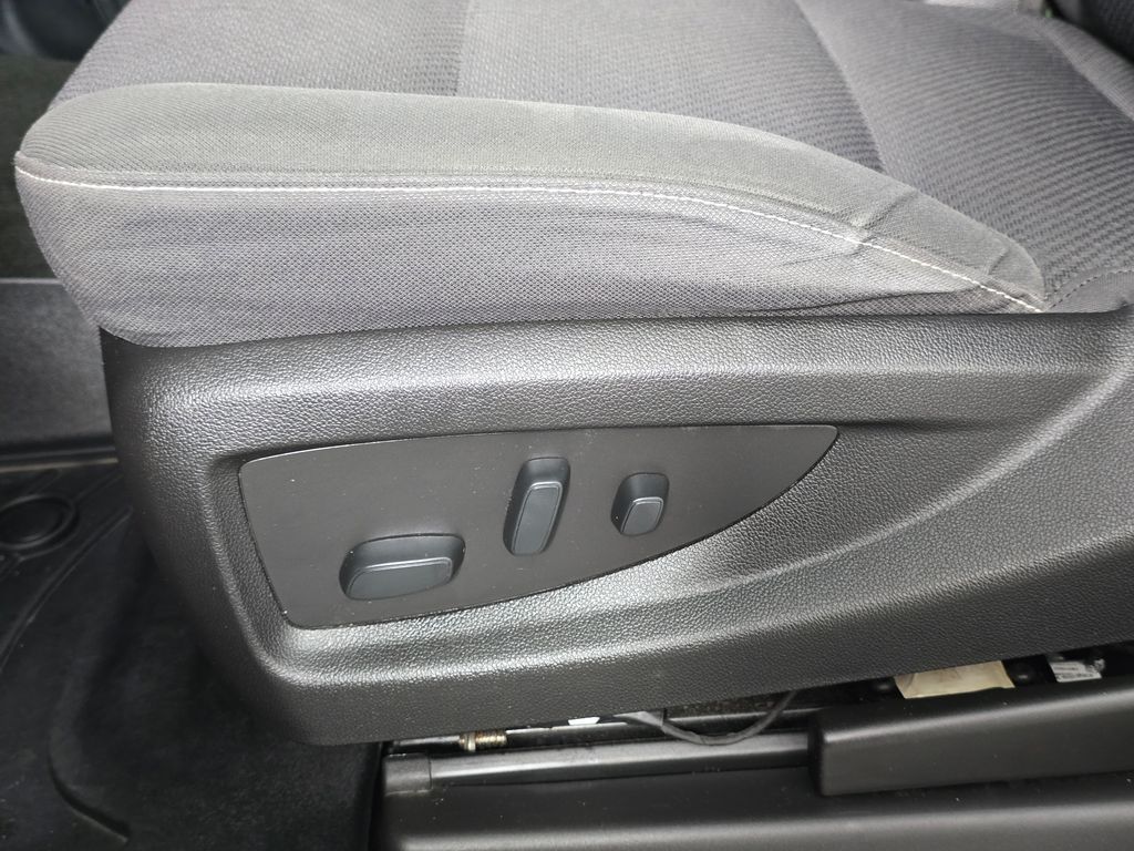 2018 Chevrolet Silverado 1500 LT - Photo 11