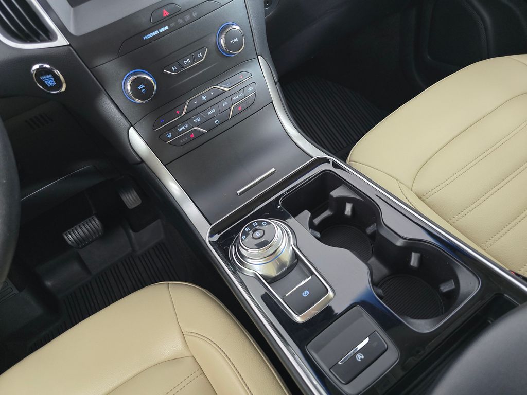 2019 Ford Edge SEL - Photo 20