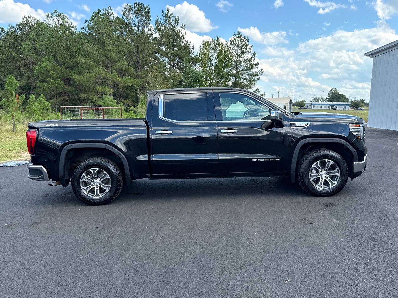 Used 2025 GMC Sierra 1500 SLT Truck Crew Cab