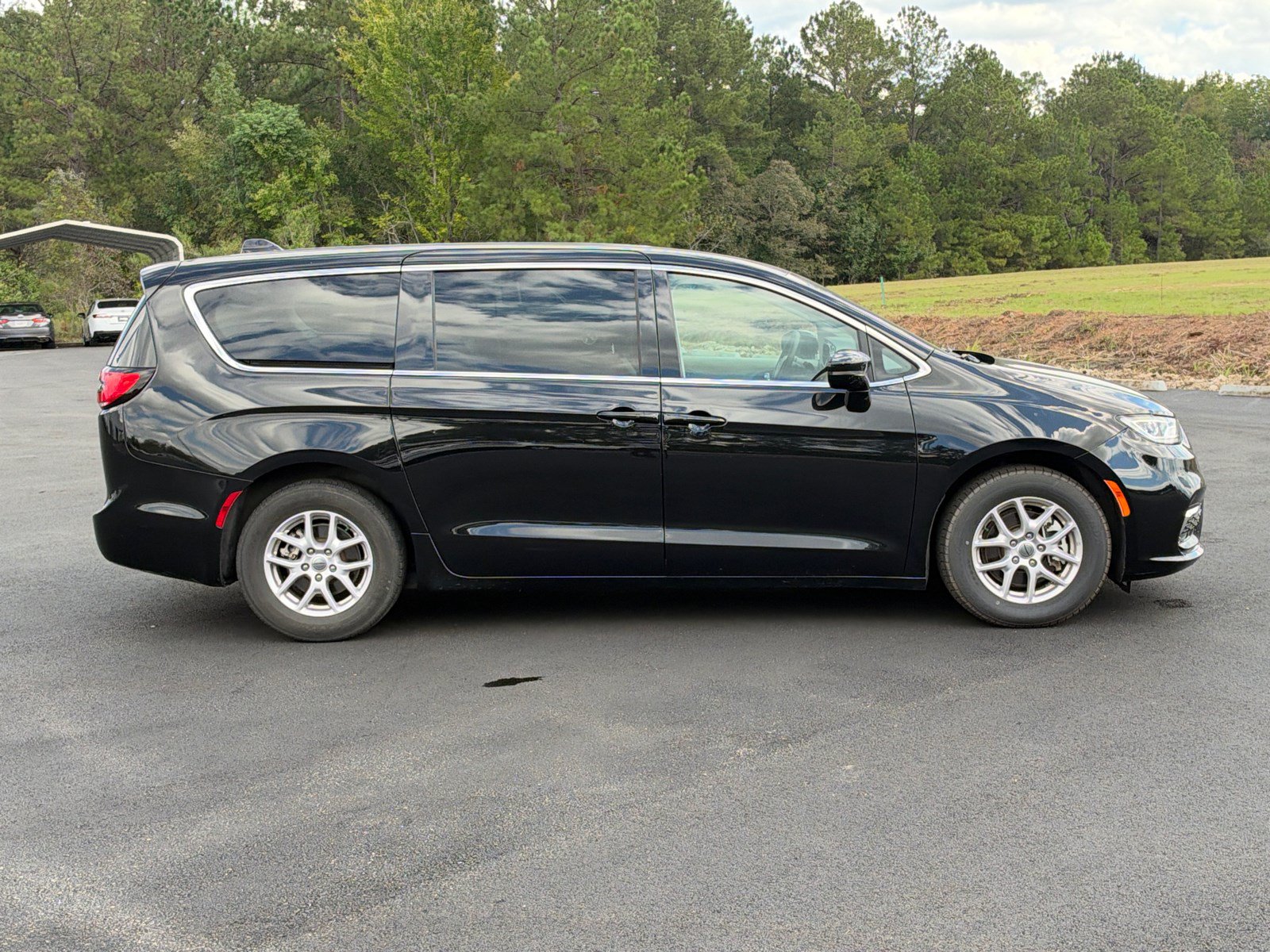 Used 2024 Chrysler Pacifica Touring L Van Passenger Van