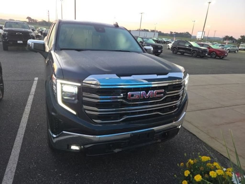 Used 2025 GMC Sierra 1500 SLT Truck Crew Cab
