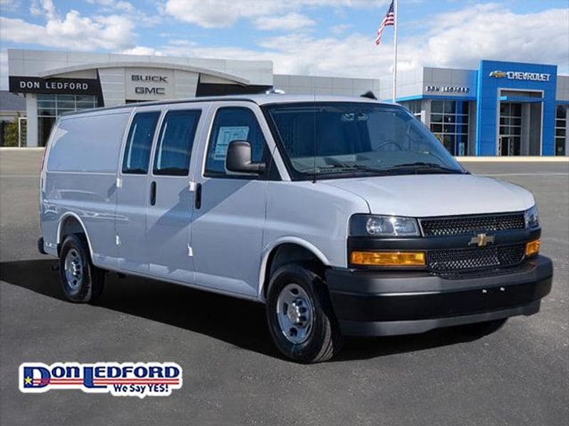 2025 Chevrolet Express Cargo