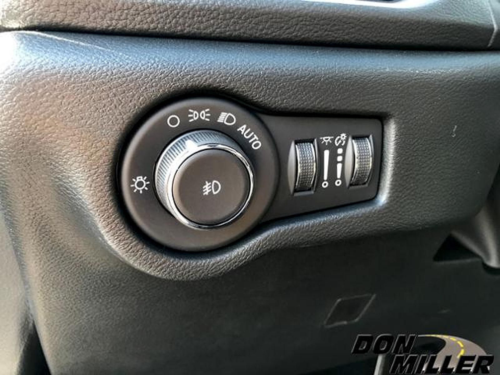 2026 Chrysler Pacifica Limited - Photo 17