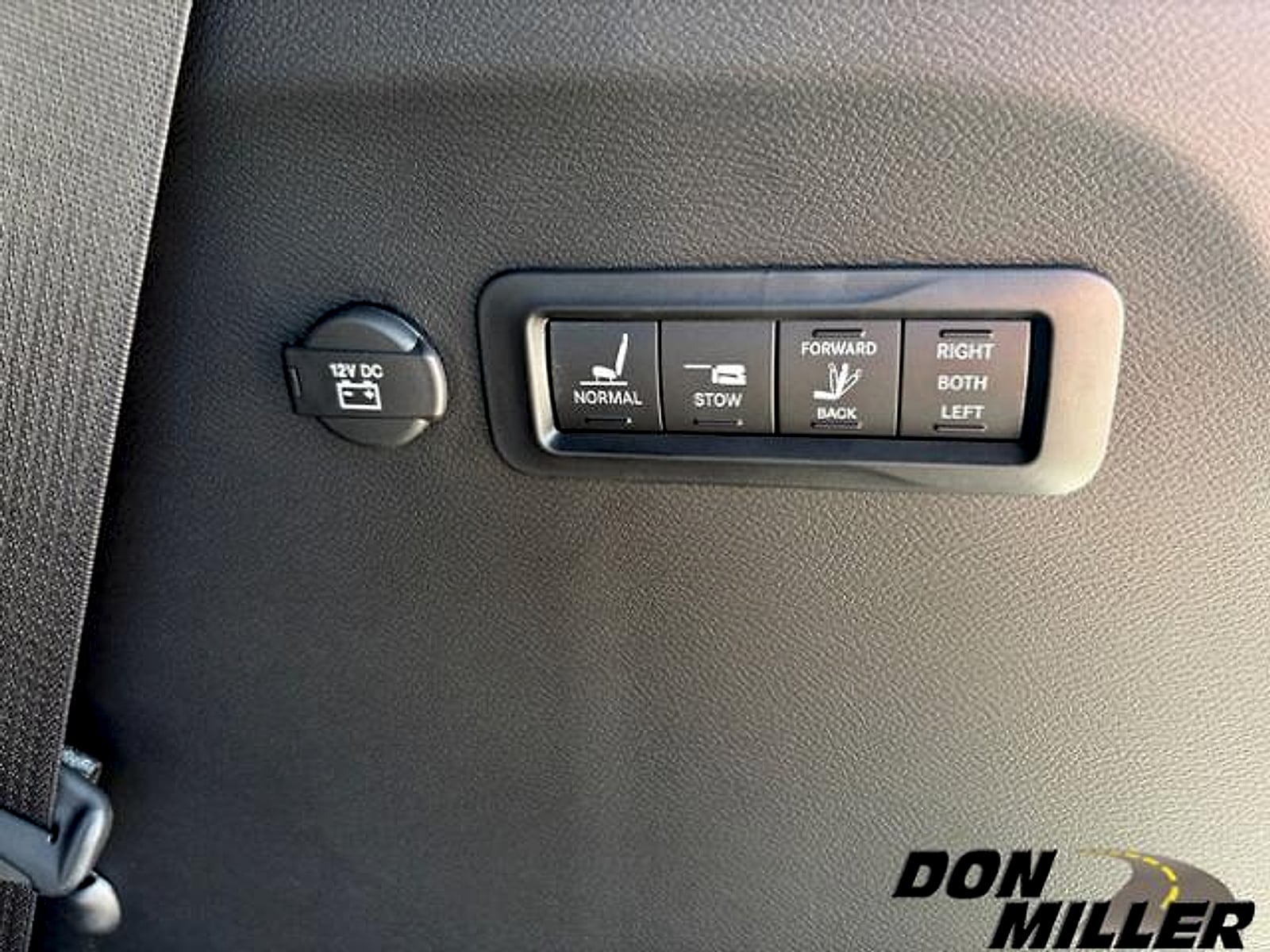2026 Chrysler Pacifica Pinnacle - Photo 35