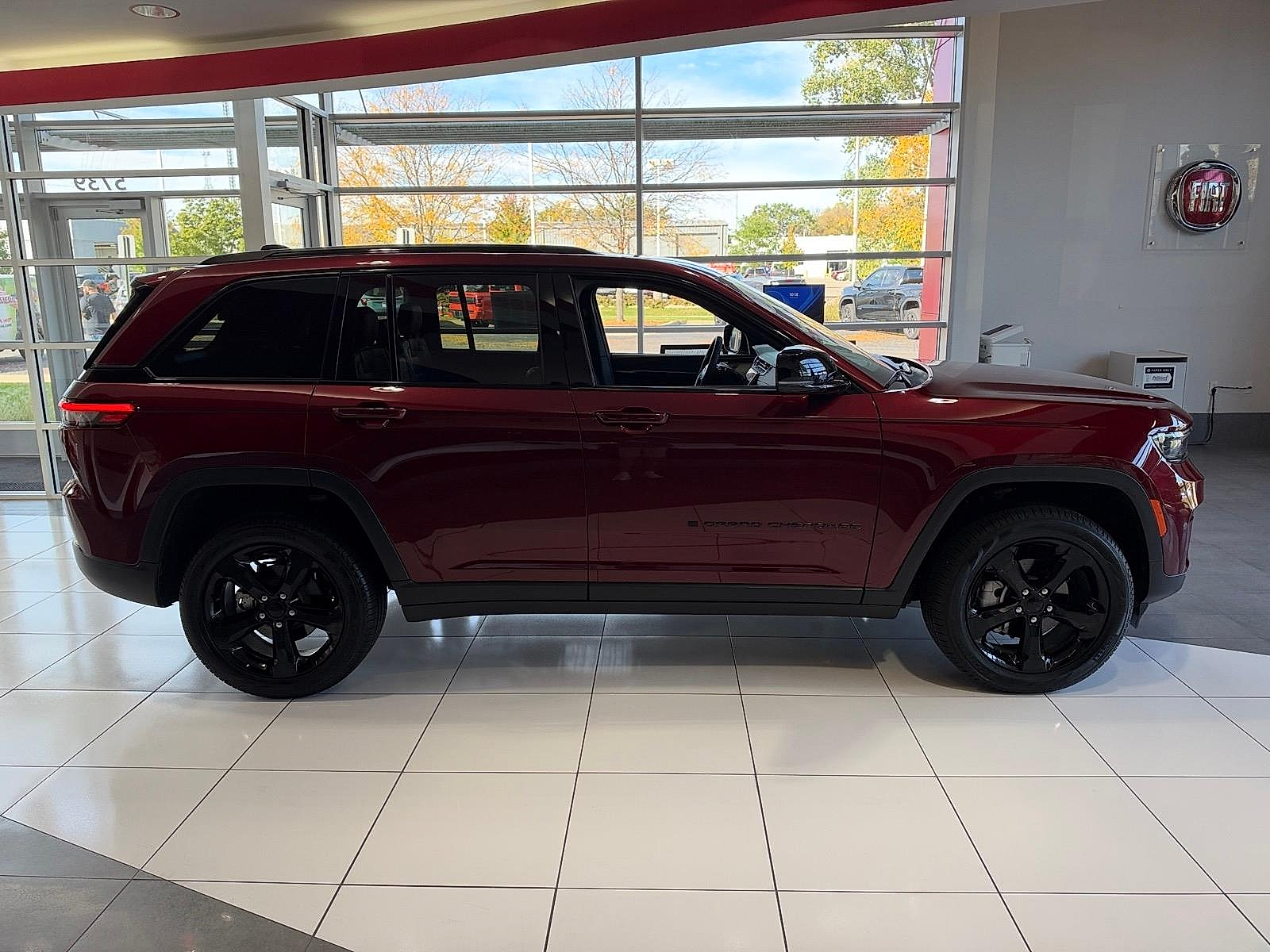 Used 2025 Jeep Grand Cherokee Limited 4x4 Sport Utility