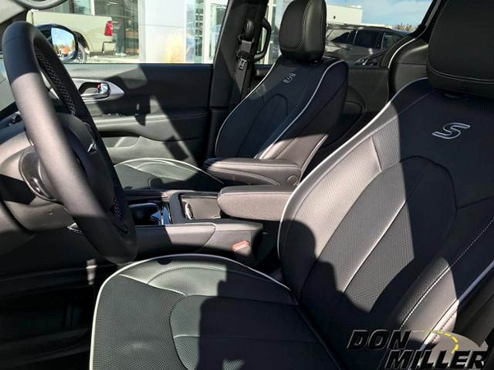 2026 Chrysler Pacifica Limited - Photo 16