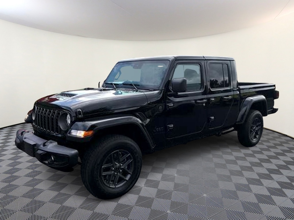 New 2025 Jeep Gladiator Sport S Pickup