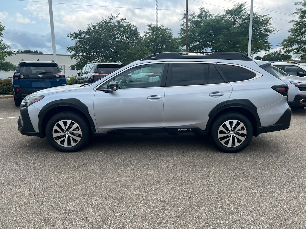 Used 2025 Subaru Outback Premium SUV