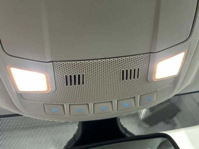 2024 Ford Edge Titanium - Photo 17