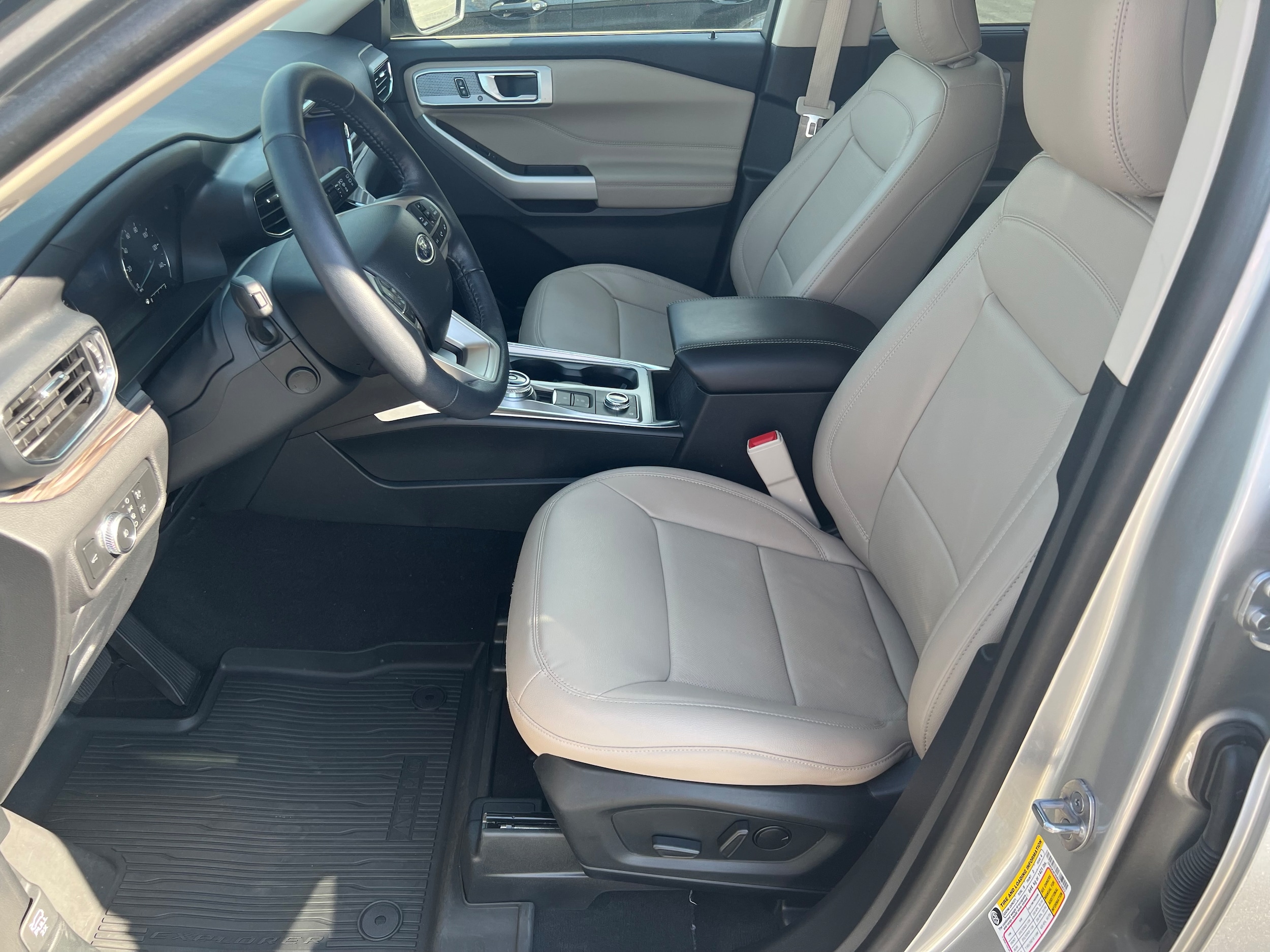 2022 Ford Explorer Limited - Photo 7