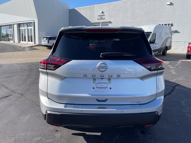 Used 2025 Nissan Rogue SV