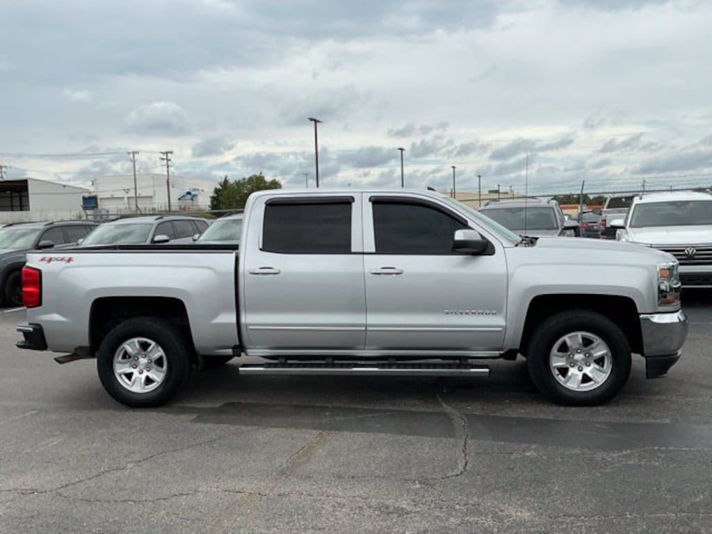 Used 2017 Chevrolet Silverado 1500 LT w/1LT Truck Crew Cab