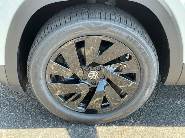 2026 Volkswagen Atlas SE w/Tech - Photo 8