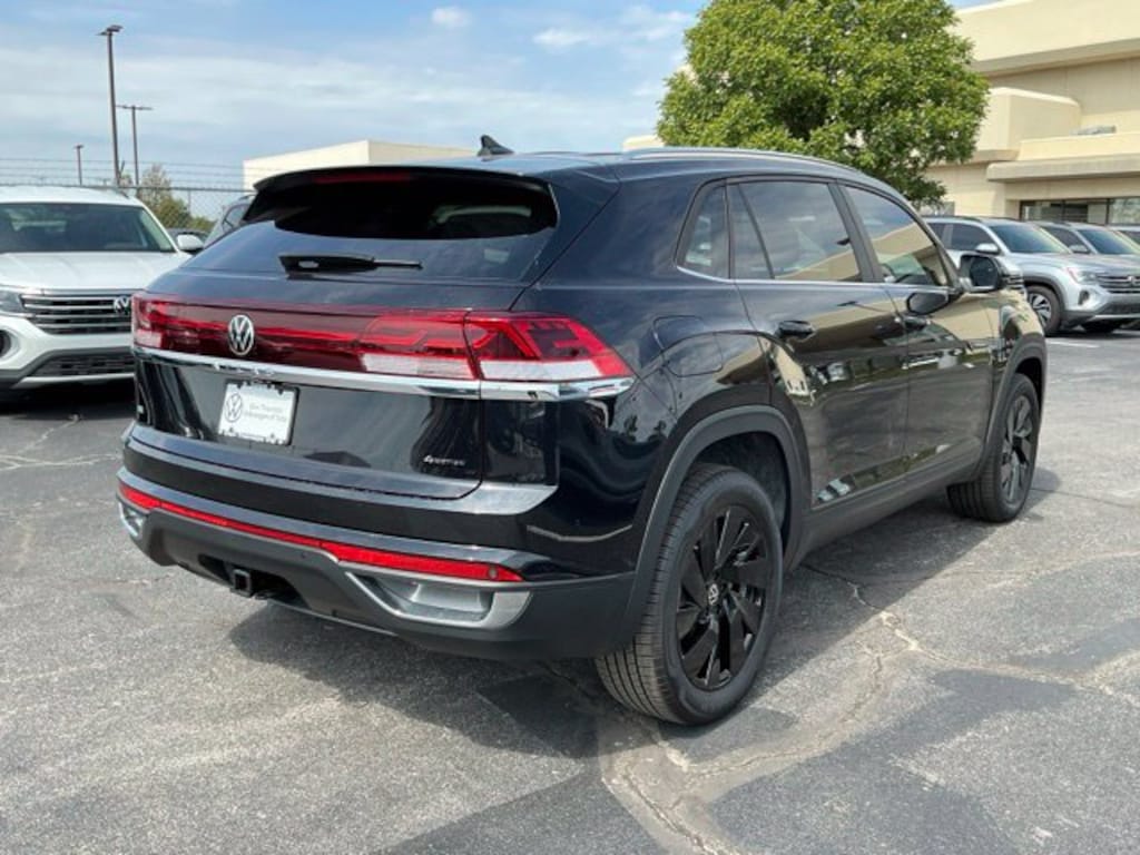 New 2026 Volkswagen Atlas Cross Sport SE w/Technology SUV