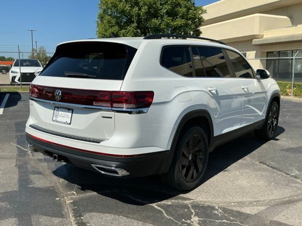 New 2026 Volkswagen Atlas SE w/Technology SUV