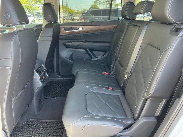 2026 Volkswagen Atlas SE w/Tech - Photo 15