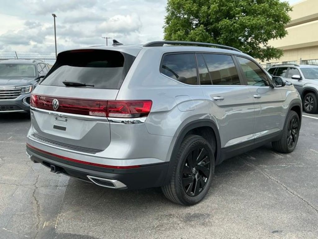 New 2026 Volkswagen Atlas SE w/Technology SUV