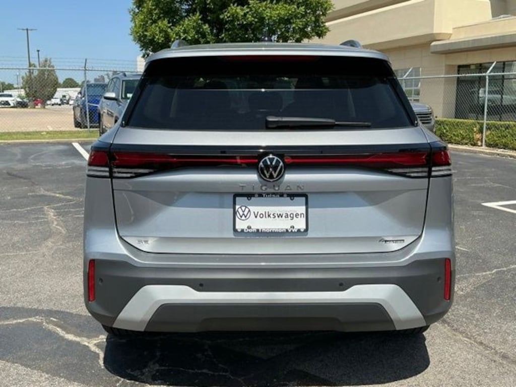 New 2026 Volkswagen Tiguan SE SUV
