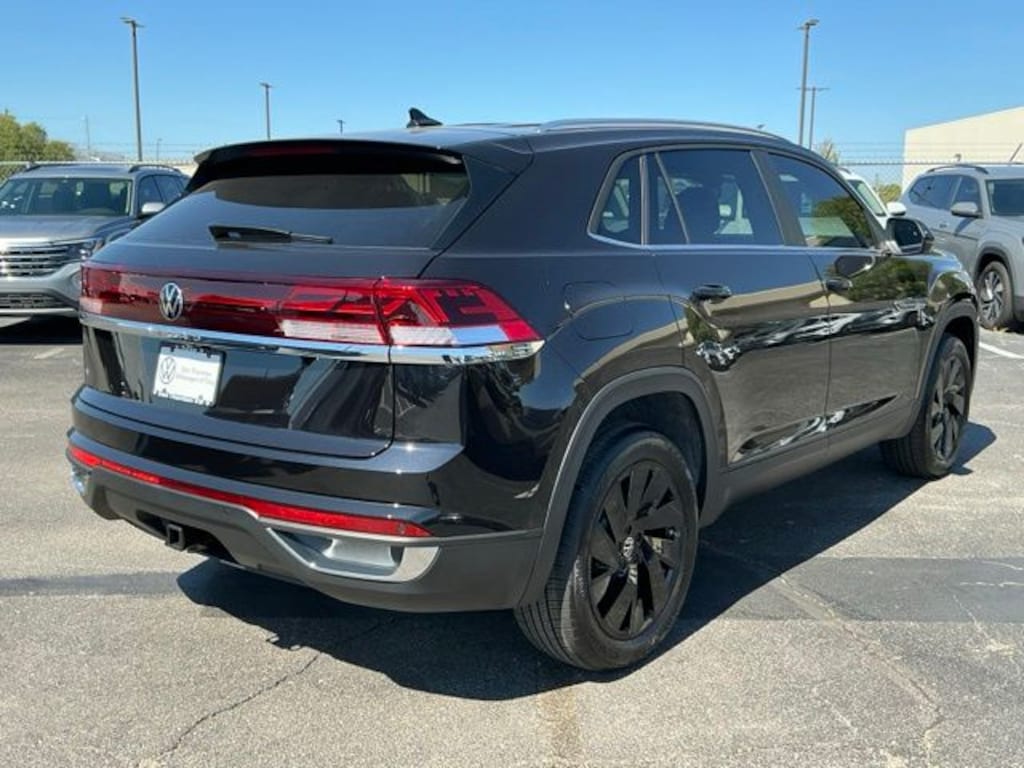 New 2026 Volkswagen Atlas Cross Sport SE w/Technology SUV