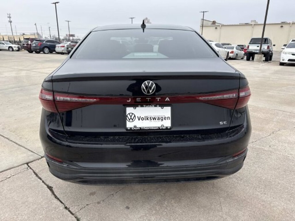 New 2026 Volkswagen Jetta 1.5T SE Sedan
