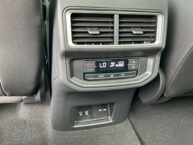 2026 Volkswagen Atlas SE w/Tech - Photo 15