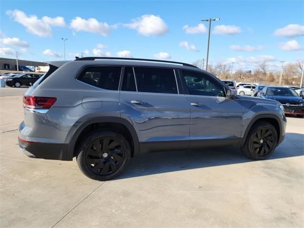 New 2026 Volkswagen Atlas SE w/Technology SUV
