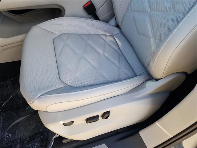 2026 Volkswagen Atlas SE w/Tech - Photo 14