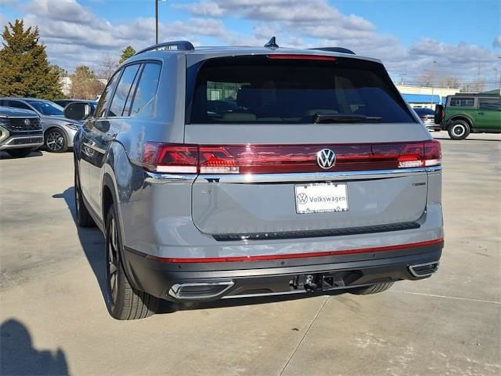 New 2026 Volkswagen Atlas SE w/Technology SUV