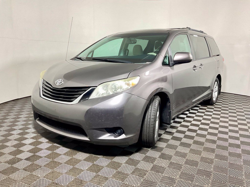 Used 2013 Toyota Sienna LE V6 7 Passenger Auto Access Seat Van