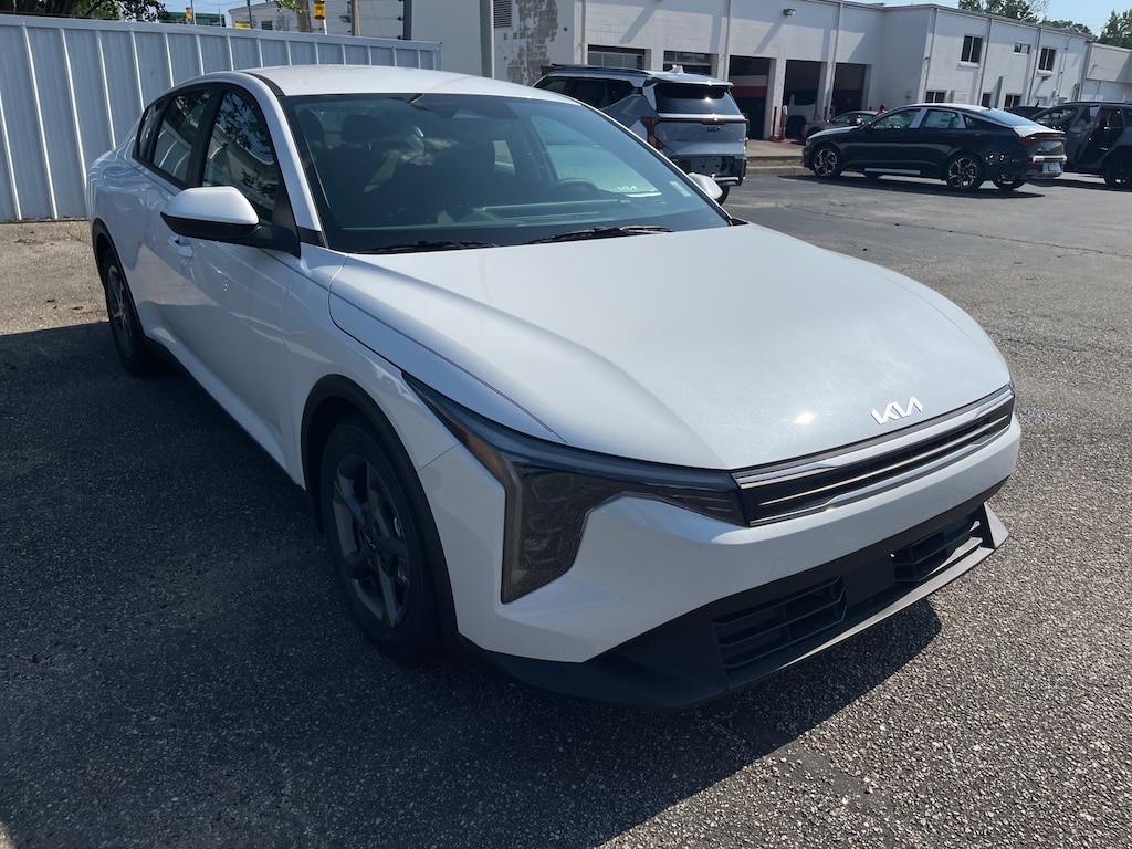 New 2026 Kia K4 LXS LXS Sedan