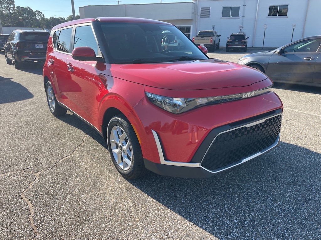 Used 2025 Kia Soul Hatchback