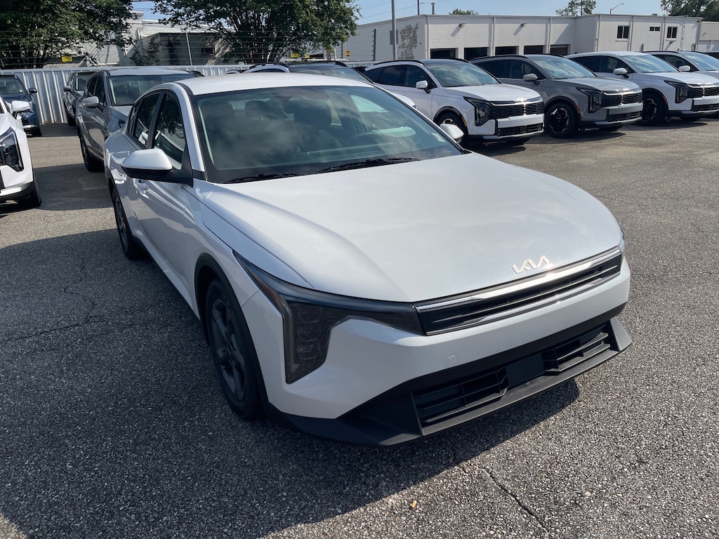 New 2026 Kia K4 LXS Sedan