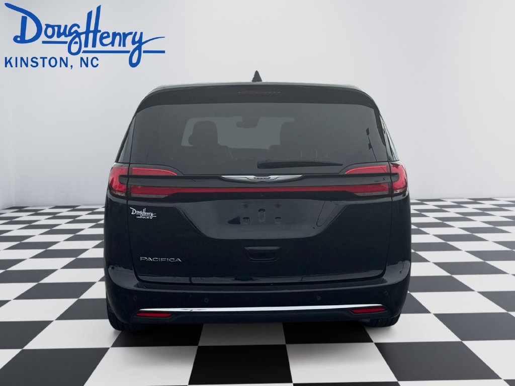 Used 2025 Chrysler Pacifica Select Minivan/Van
