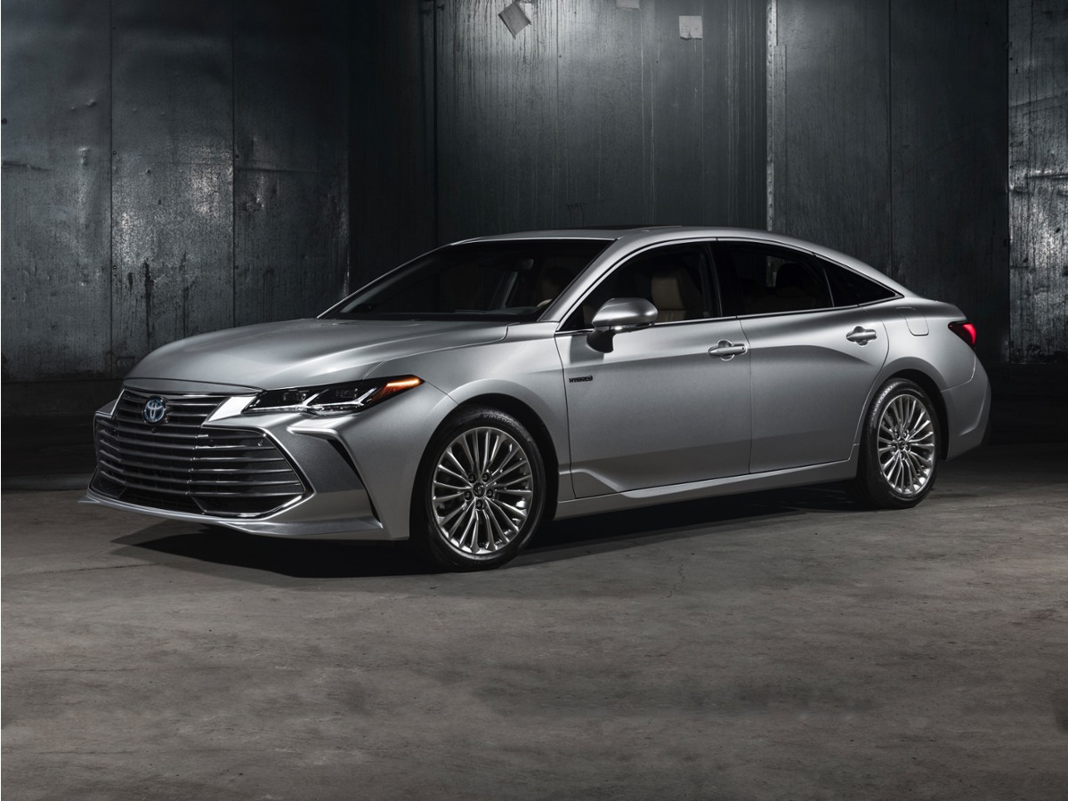 Used 2019 Toyota Avalon Hybrid Limited Sedan