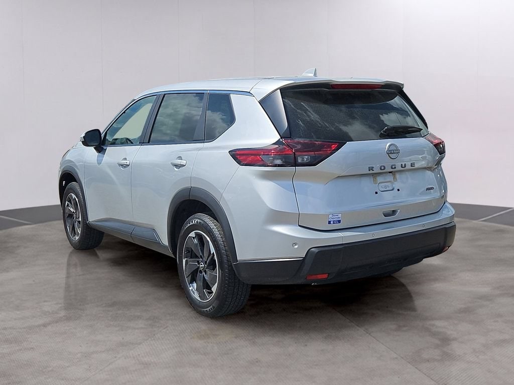 2025 Nissan Rogue SV - Photo 6