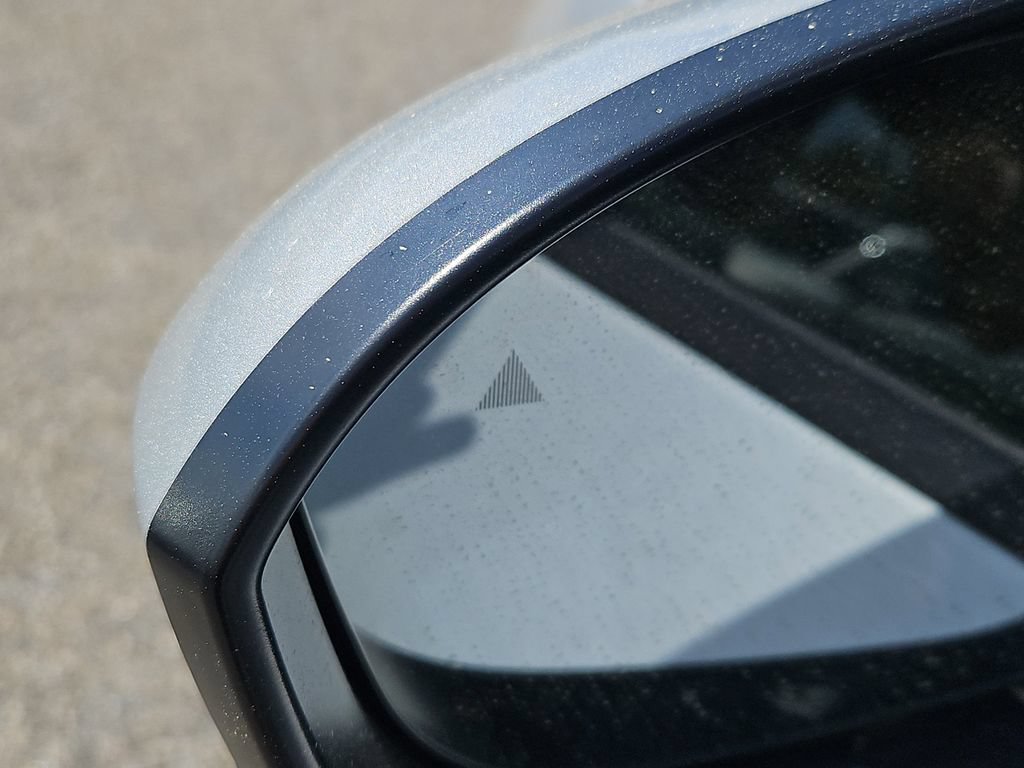 2025 Nissan Rogue SV - Photo 21